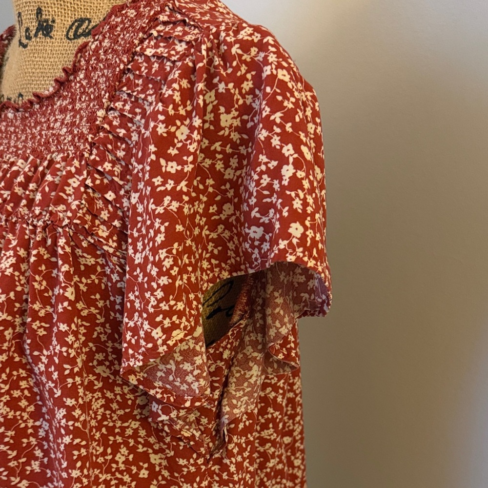 Old Navy Red Floral Blouse - Picture 2 of 4